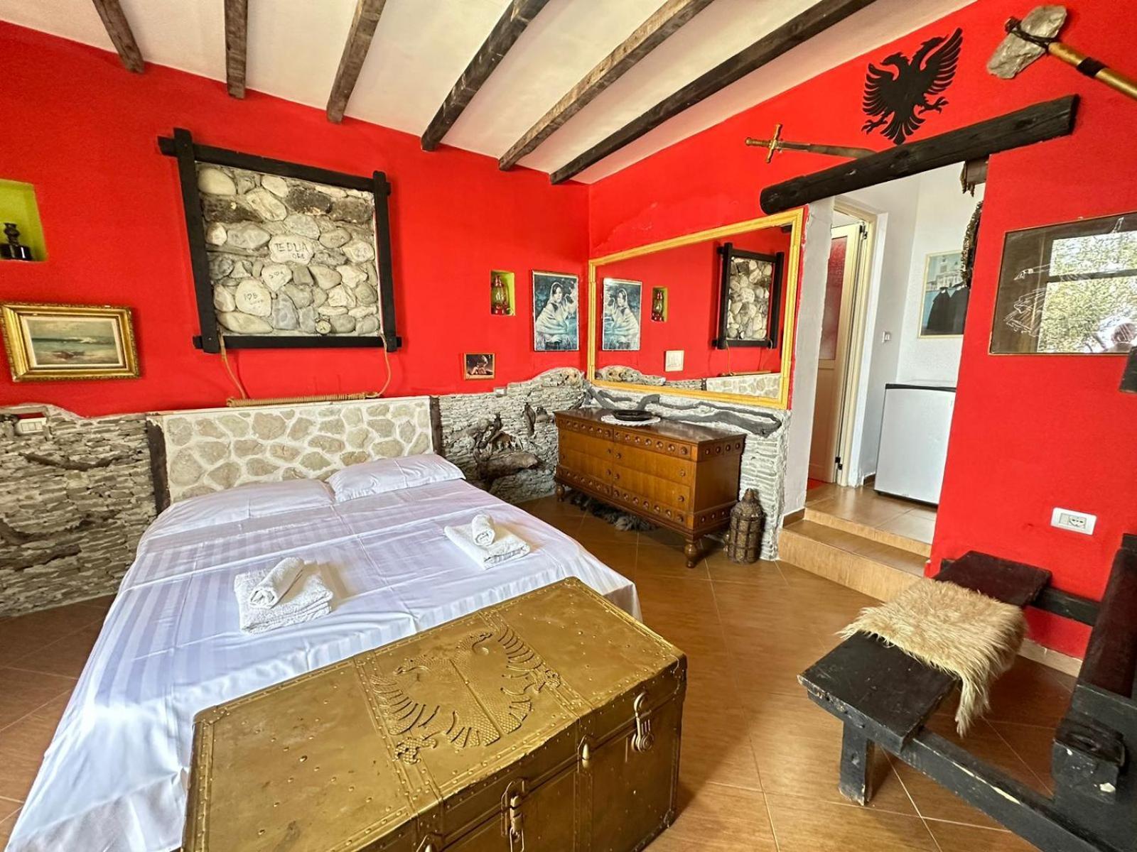 Hotel Vila "Oda E Miqve" Vlorë Exteriör bild