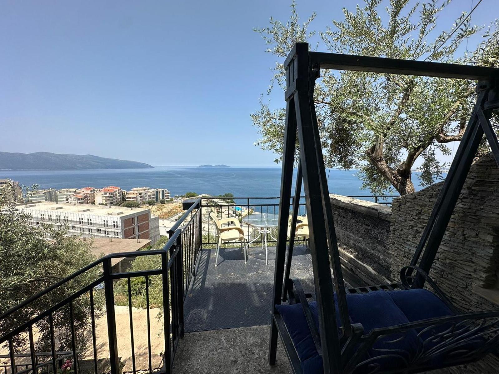 Hotel Vila "Oda E Miqve" Vlorë Exteriör bild