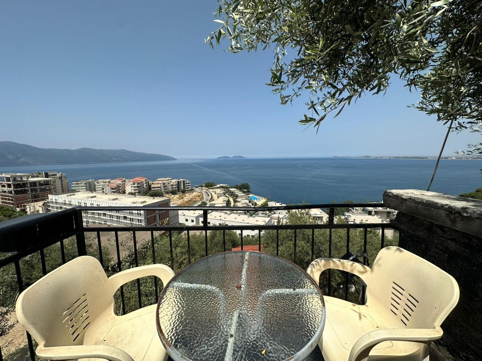 Hotel Vila "Oda E Miqve" Vlorë Exteriör bild
