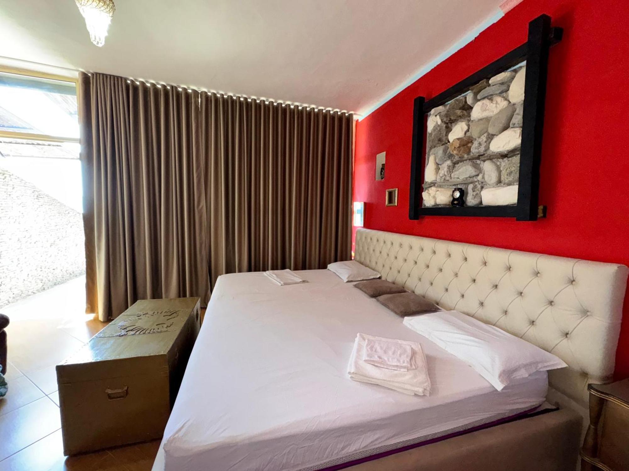 Hotel Vila "Oda E Miqve" Vlorë Exteriör bild