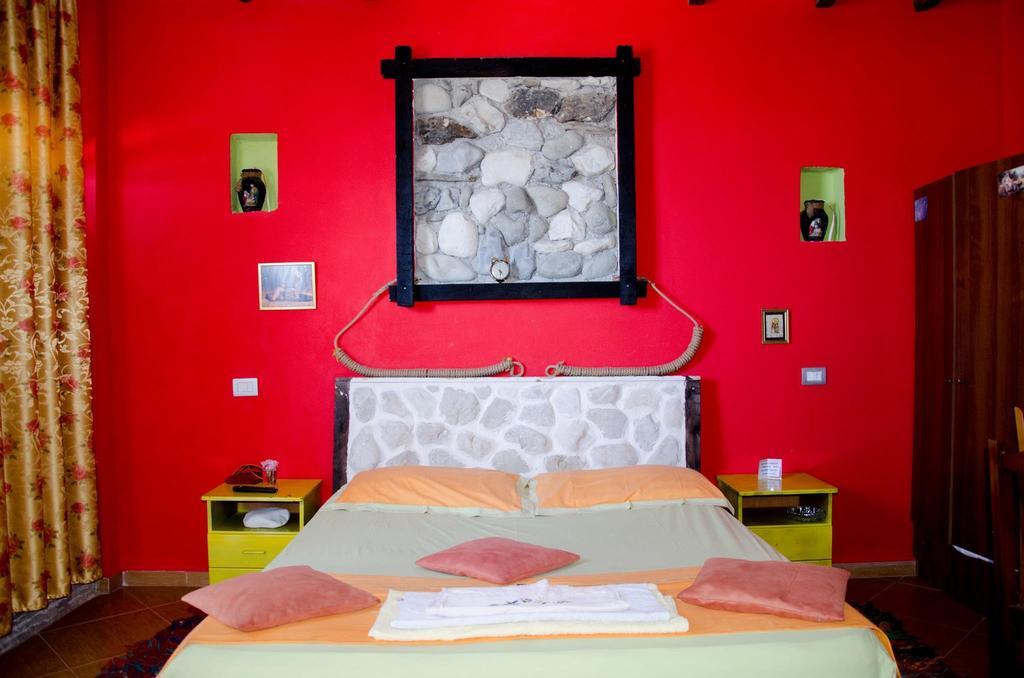 Hotel Vila "Oda E Miqve" Vlorë Exteriör bild